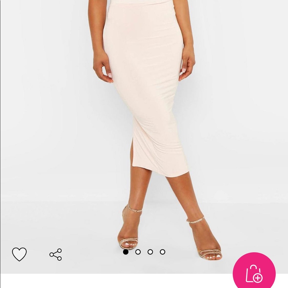 Skirt . Nude / Blush color . Slinky material .